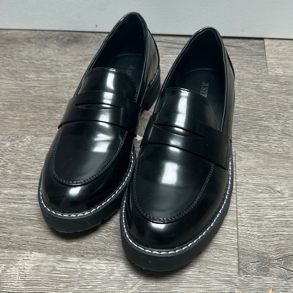 Brand new JustFab Black Shiny Loafers Size 8 - Picture 1 of 5